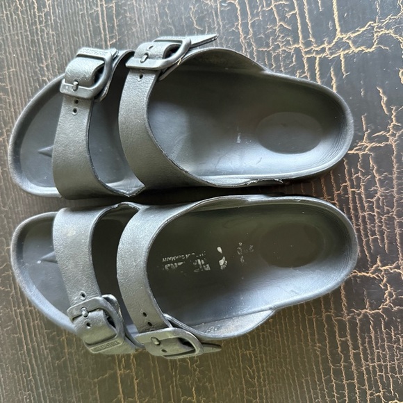 Birkenstock Kids Black Sandals size 31 - Picture 3 of 6